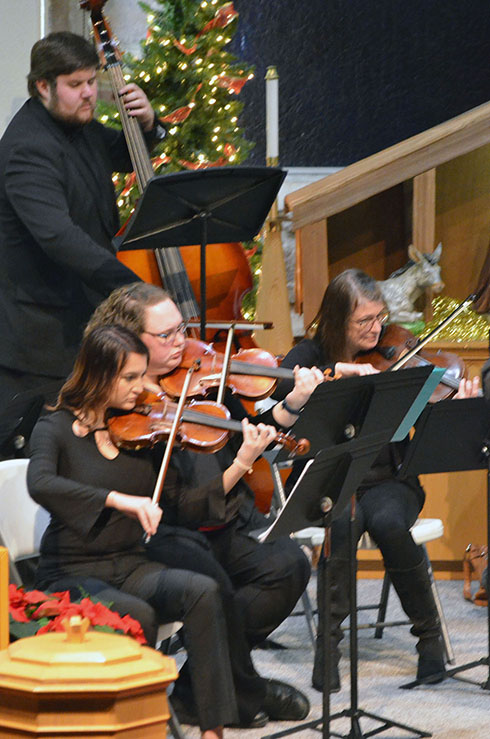 Mariah Guillaume & Laura Stauffer on Violin and Martha Bradbury on Viola