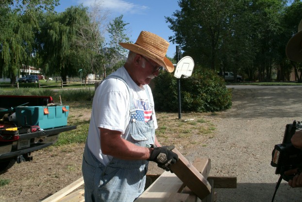 Jack Assembling Bench Legs