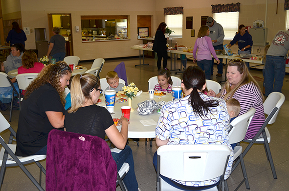 Children & Parents Eating Lunch