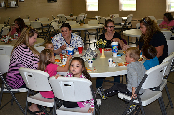 Children & Parents Eating Lunch