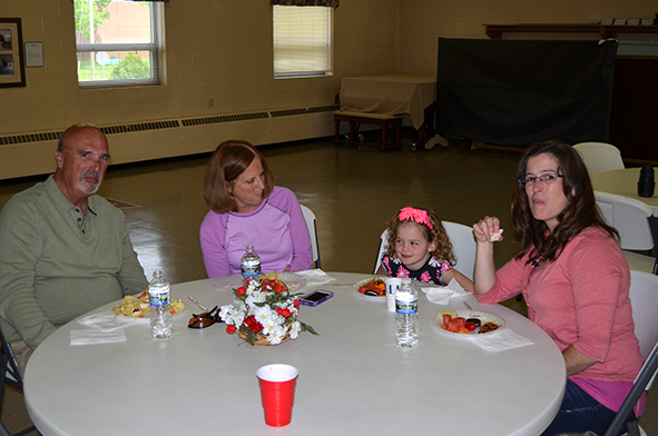 Children & Parents Eating Lunch