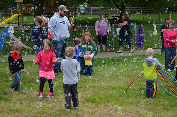 Children & Parents at Bubble Time