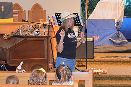 Gail Teaching Children Swahili Words